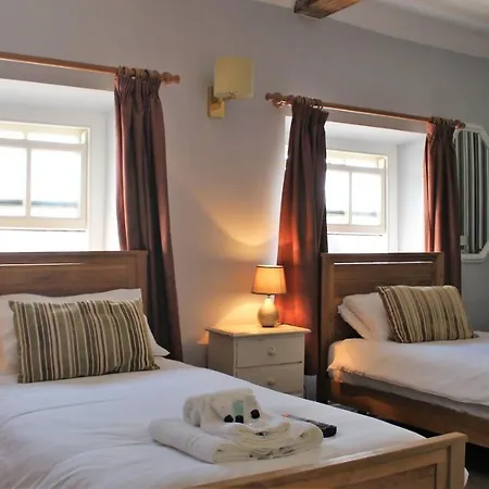 The Dragon At By Oyo 3*