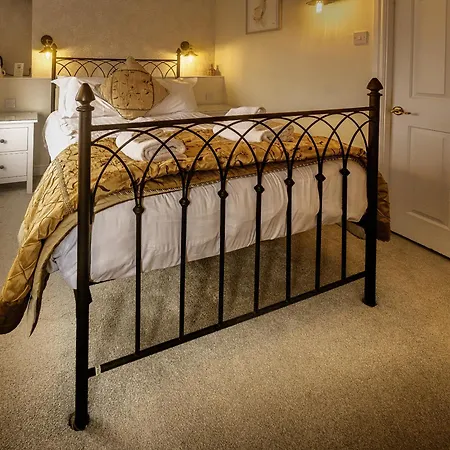 The Green Dragon At Bedale By Oyo Inn